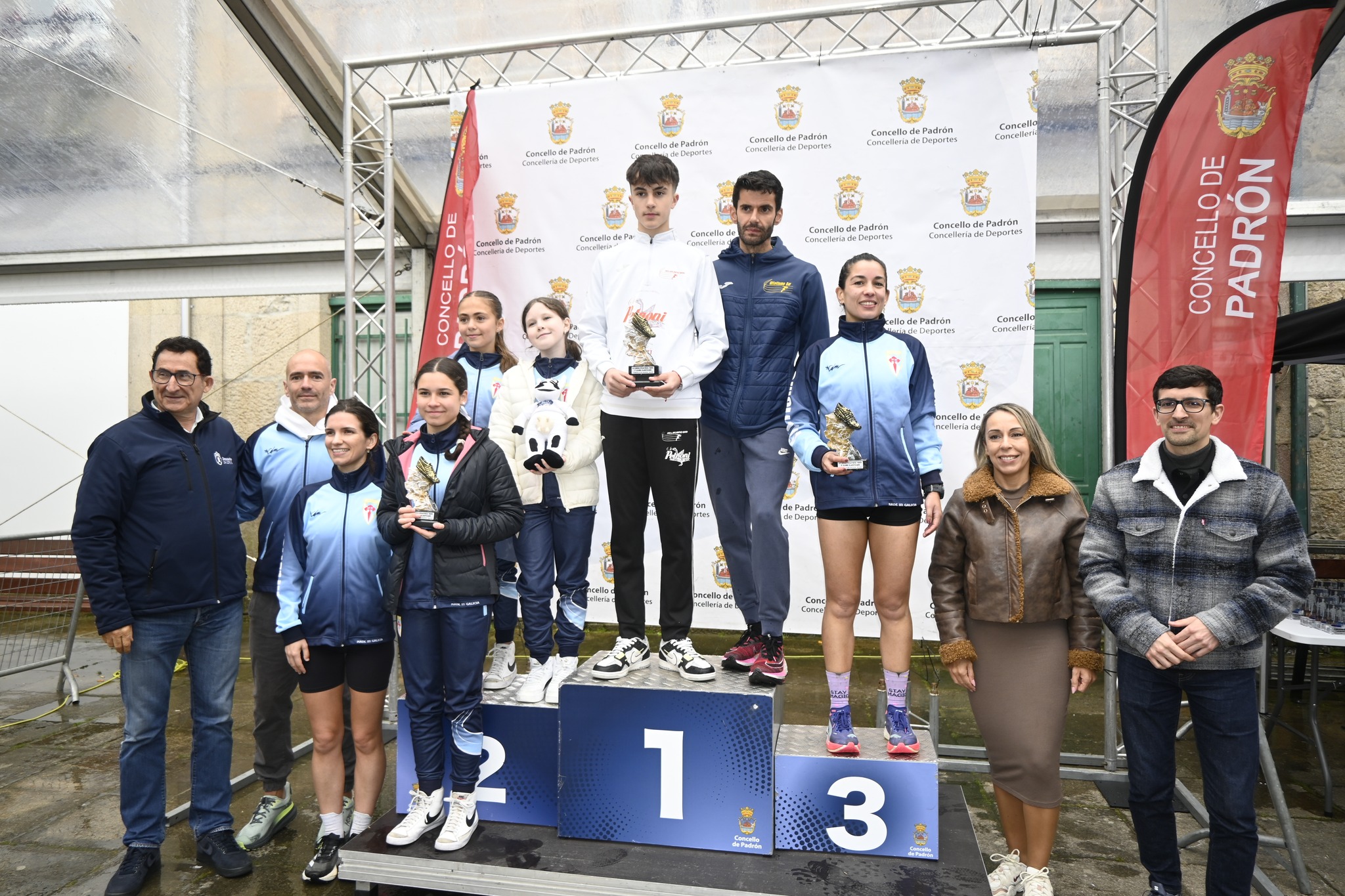 Crónica Abril 19/20 Pista, Padrón e máis